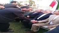 خطر از بیخ گوش وزیر گذشت! +عکس