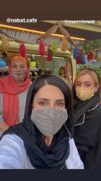 لیلا بلوکات در کنار دوستانش + عکس