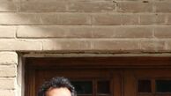 هادی کاظمی در عمارتی قدیمی + عکس