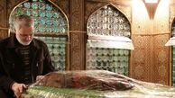 فیلمی ماندگار از حضور حاج قاسم در داخل ضریح+ فیلم