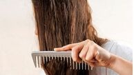 اشتباهاتی که باعث ریزش مو می شود