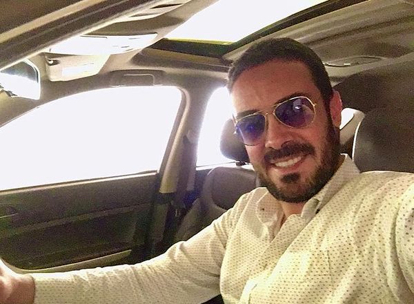 ماشین لاکچری کاوه سماک باشی + عکس