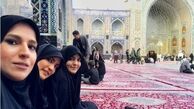 خانم مجری در حیاط مسجد گوهرشاد + عکس