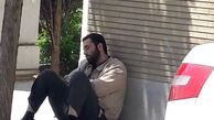 خوابیدن آقای بازیگر آخر خط در پشت صحنه + عکس