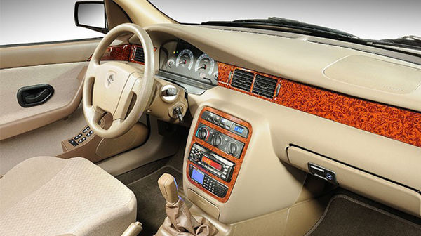 13 چیزی که نباید داخل خودرو جا گذاشت !