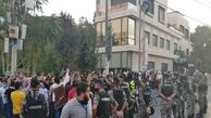 اردنی‌ها برابر سفارت فرانسه تحصن کردند