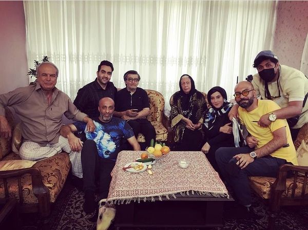 آشا محرابی در جمع دوستانش + عکس