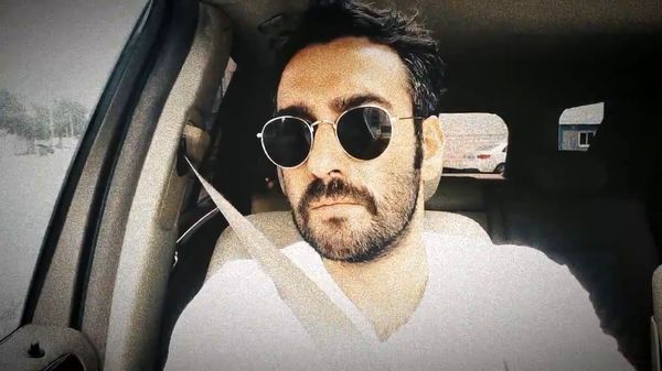 نیما شعبان نژاد در ماشینش + عکس