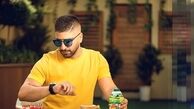 عکس شیک زانیار خسروی در کافه