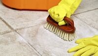 تمیز کردن سرامیک دستشویی و حمام با 7 ترفند فوق العاده راحت