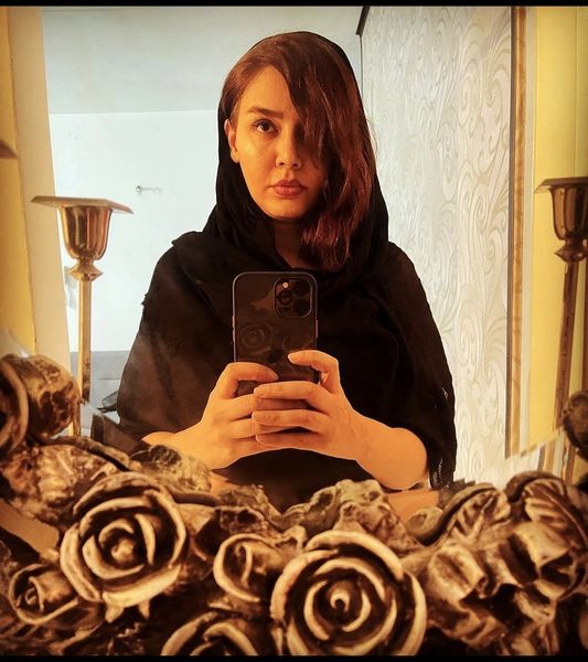 ندا قاسمی در خانه اش + عکس