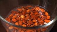 بادام را قبل از خوردن خیس کنید