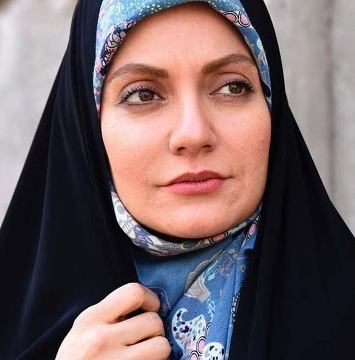 مهناز افشار از گرانی و ورود زنان به ورزشگاه می‌گوید+فیلم