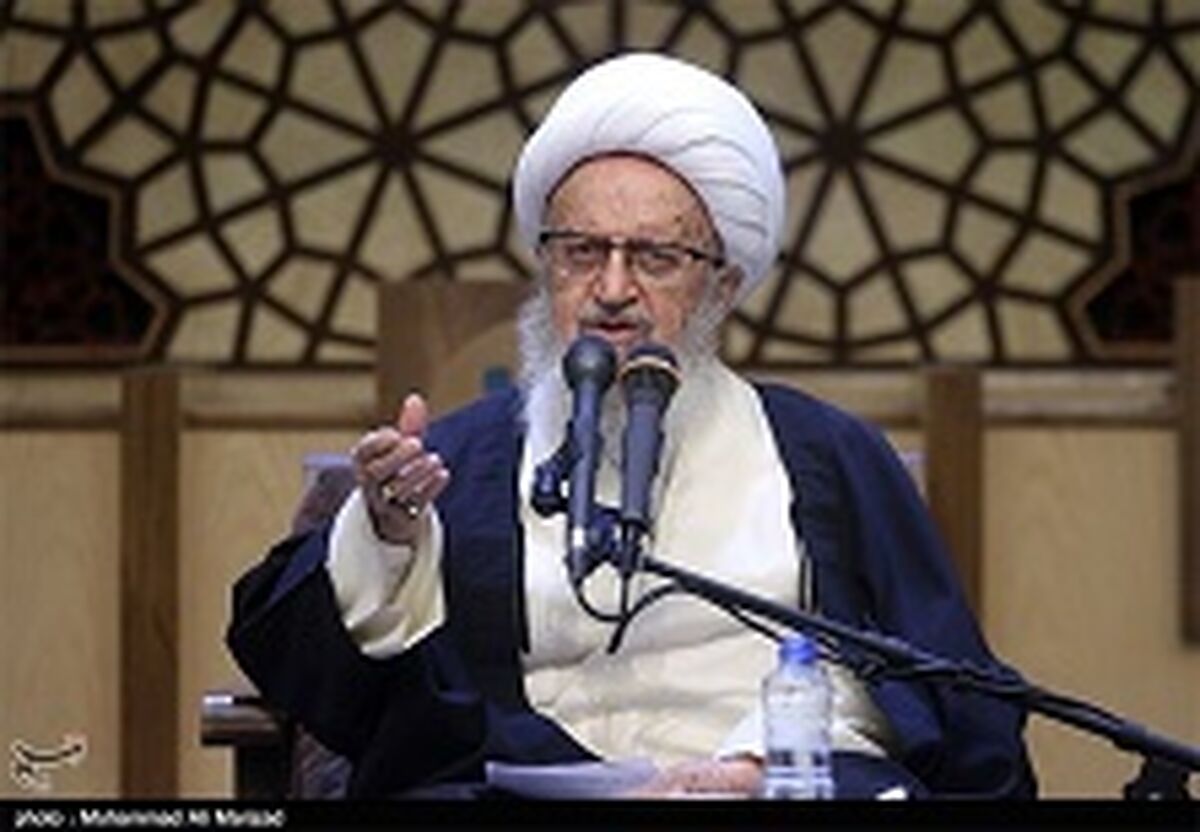 آیت‌الله مکارم شیرازی:رژِیم پهلوی مجری سیاست گام به گام اسلام‌زدایی در ایران بود