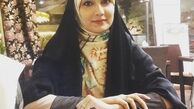 مژده خنجری همراه همسرش و دوستانشان