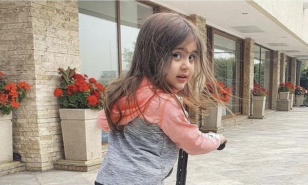 اسکوتر بازی دختر بازیگر مشهور + عکس