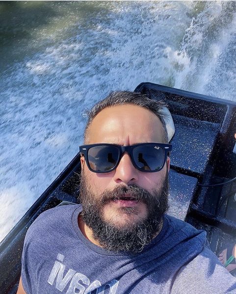 میلاد کی مرام سوار بر قایق تفریحی + عکس