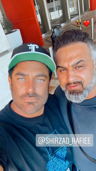 سلفی گلزار با دوست جدیدش + عکس