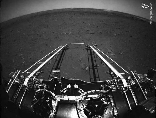 
اولین تصاویر مریخ‌نورد چین از سیاره سرخ
