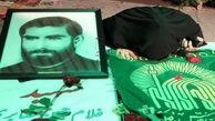 مادر شهیدی که پس از ۳۵ سال مزار فرزندش را در آغوش گرفت 