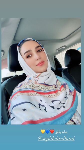 سلفی ماشینی خانم بازیگر جوان + عکس