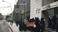 تجمع نیروهای شهرداری در اعتراض به تعدیل سیاسی