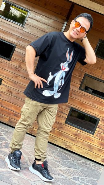 تی شرت کارتونی عموپورنگ خان + عکس