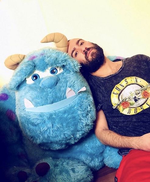 این چه عروسکیه نیما شعبان‌نژاد تو‌خونه ش داره ؟+ عکس