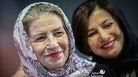  لیلی رشیدی و مادرش در کنار شاعر برجسته