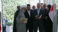 یک اتفاق جالب در شروع ریاست جمهوری پزشکیان + ویدئویی از همراهی زهرا پزشکیان با پدر