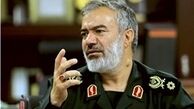 دریادار فدوی:گردن آمریکا زیر تیغ انقلاب اسلامی است