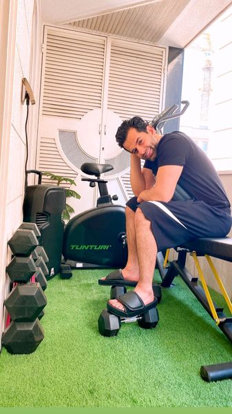 ورزش خانگی رضا بهرام  + عکس