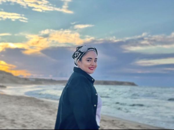 تیپ کنار دریایی نرگس محمدی + عکس