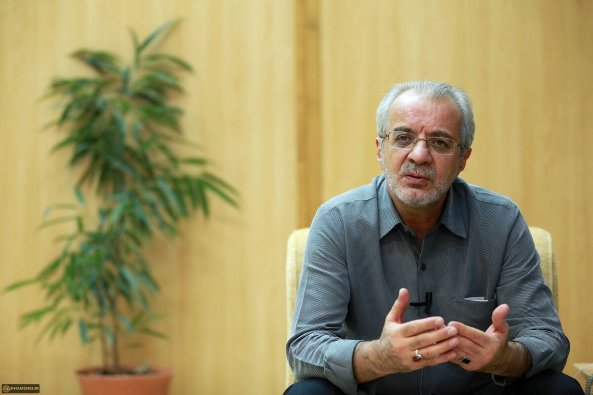 تقابل مستمر رسانه‌های مدرن و سنتی