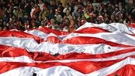 تشویق دو بازیکن سپاهان توسط پرسپولیسی‌ها