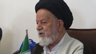 توجه به ارکان وجودی انسان‌ساز نماز در بطن جامعه تبیین شود