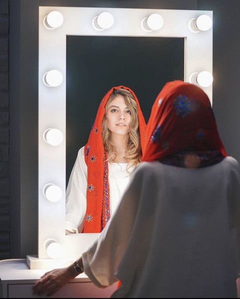 ماهور الوند در آینه + عکس