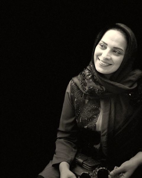 روشنک عجمیان در اعماق تاریکی + عکس