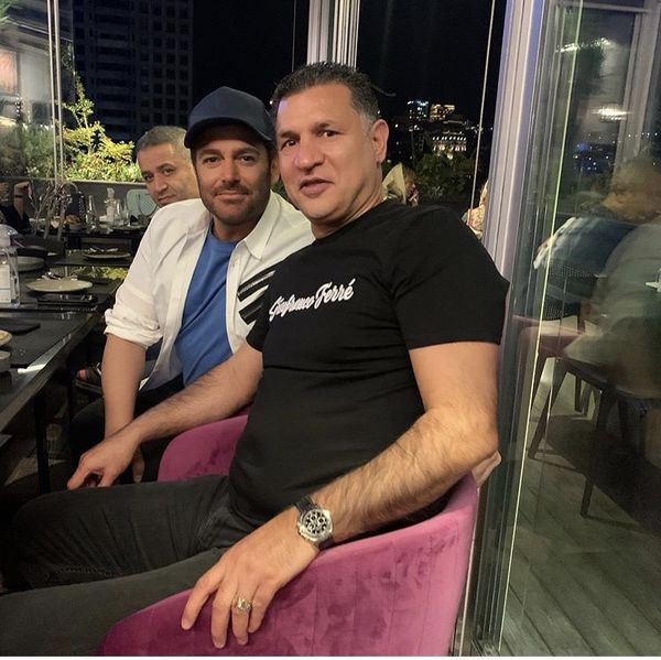 گلزار و دایی در رستوان لوکس + عکس