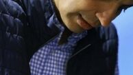 امضا دادن عادل فردوسی پور به هوادارانش + عکس