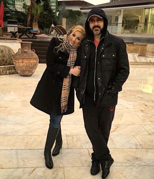 کوروش تهامی و‌ همسرش در آغوش هم + عکس