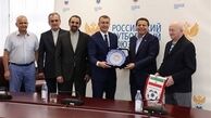 هدیه نفیس جام جهانی به فدراسیون روسیه توسط ساکت+تصاویر