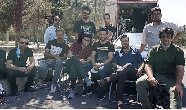 مجید واشقانی و دوستانش در پشت صحنه + عکس