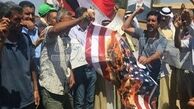 پرچم آمریکا آتش زده شد