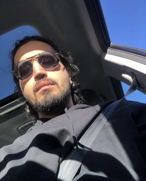 سلفی جدید مهرداد صدیقیان در ماشینش + عکس